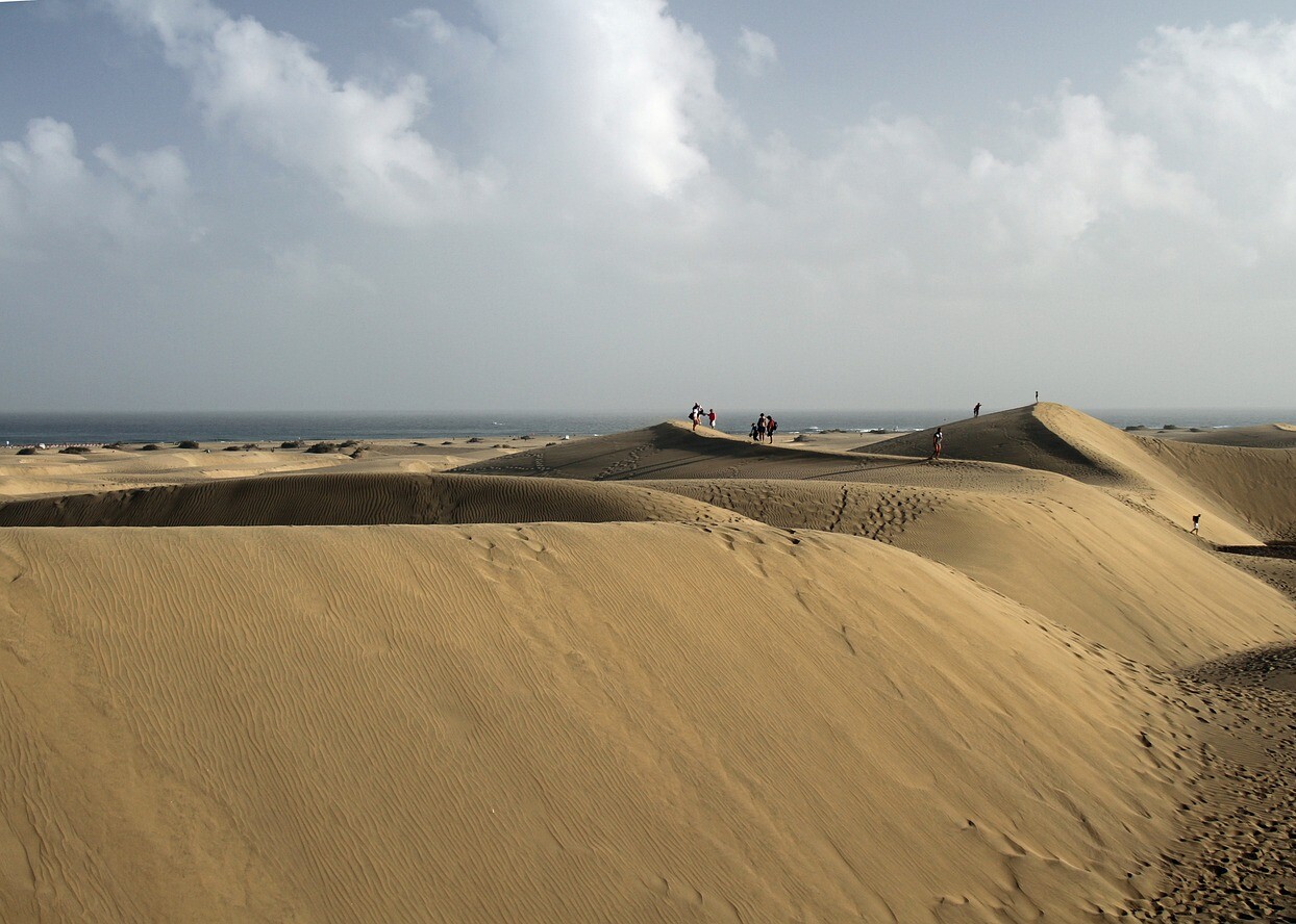 Langer Sandstrand auf Gran Canaria