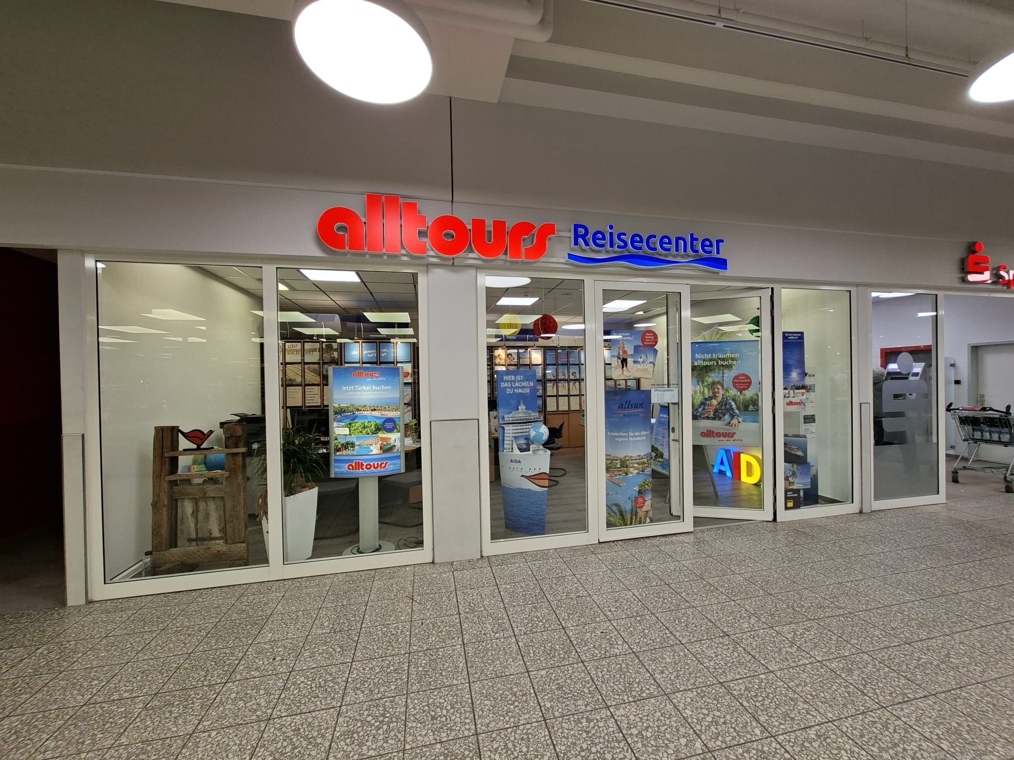 Gebäude alltours Reisecenter Lüneburg